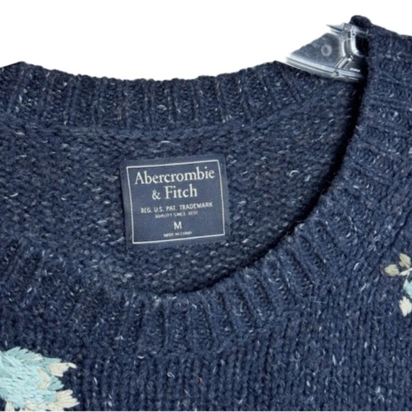 Abercrombie & Fitch Crew Neck Floral Embroidery Cotton Blend Medium FairyCore - Picture 4 of 8